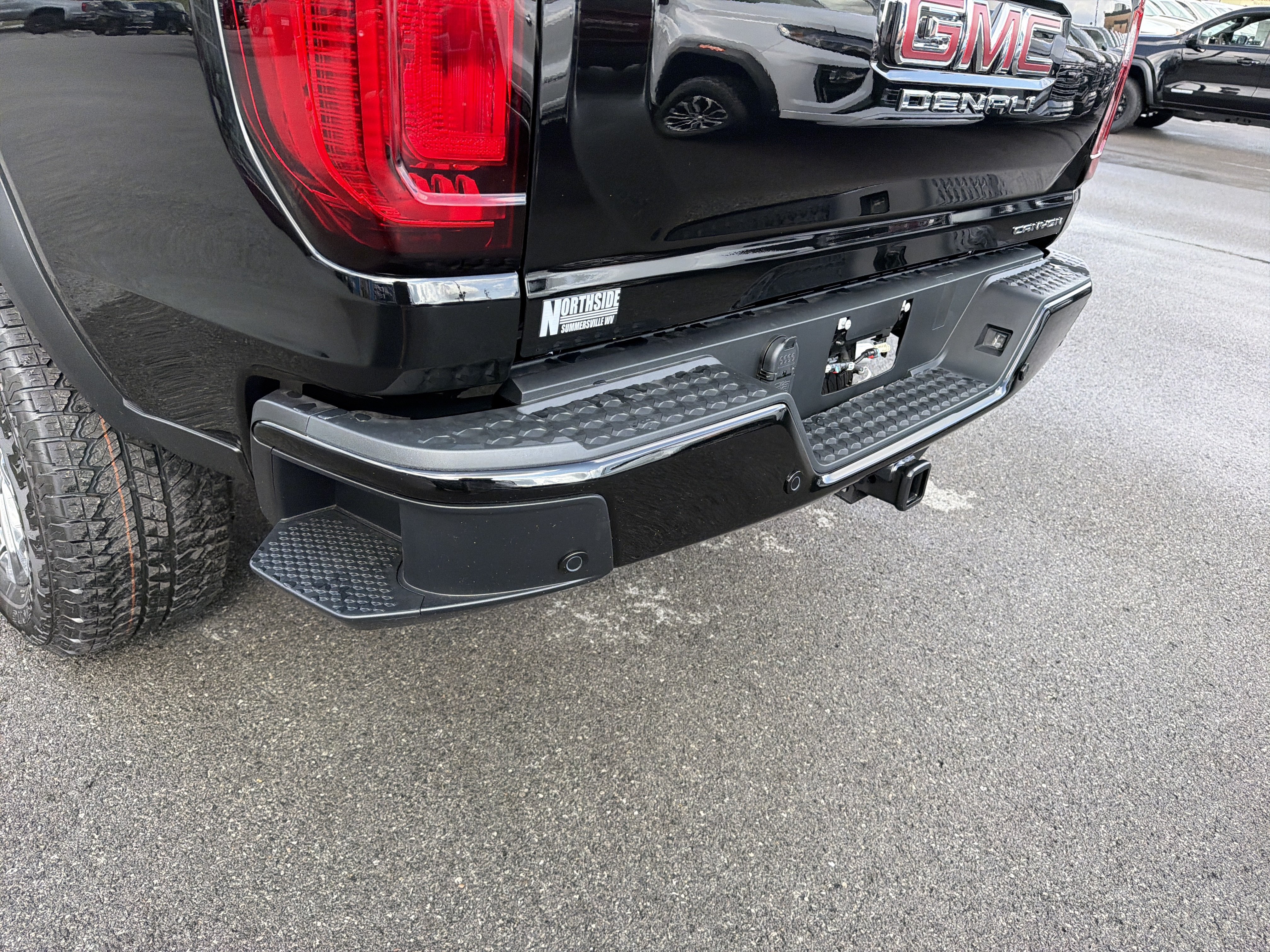 New 2026 GMC Canyon Denali AWD/4WD image 9