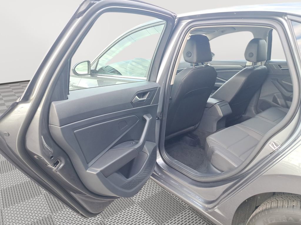 Used 2024 Volkswagen Jetta SE image 13