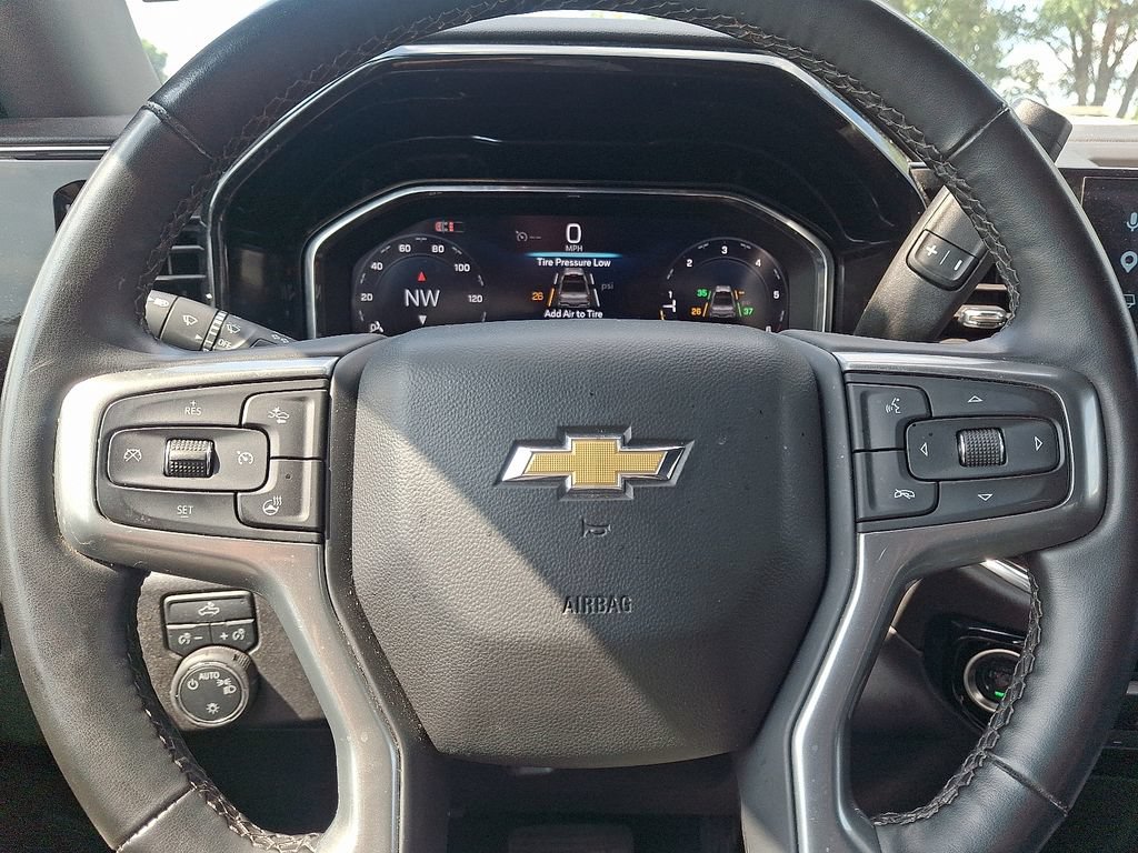 Used 2025 Chevrolet Silverado 1500 LT AWD/4WD image 18