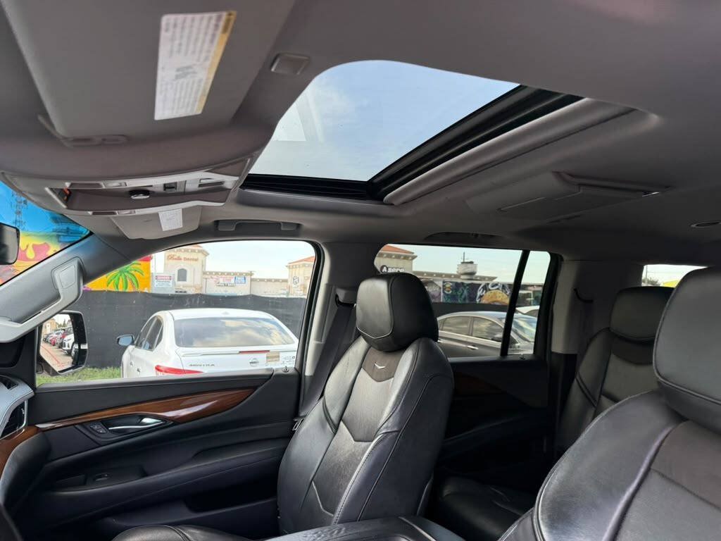 Used 2017 Cadillac Escalade ESV Premium Luxury AWD/4WD image 34