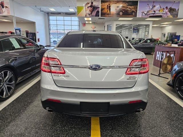Used 2019 Ford Taurus SEL w/ Equipment Group 201A FWD image 5