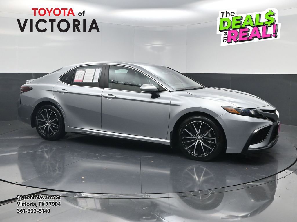 Used 2023 Toyota Camry SE image 1