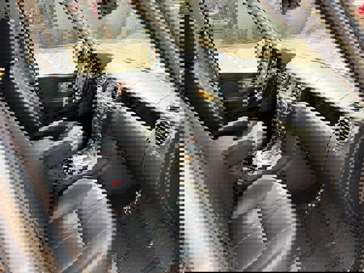 Used 2016 Land Rover LR4 image 20