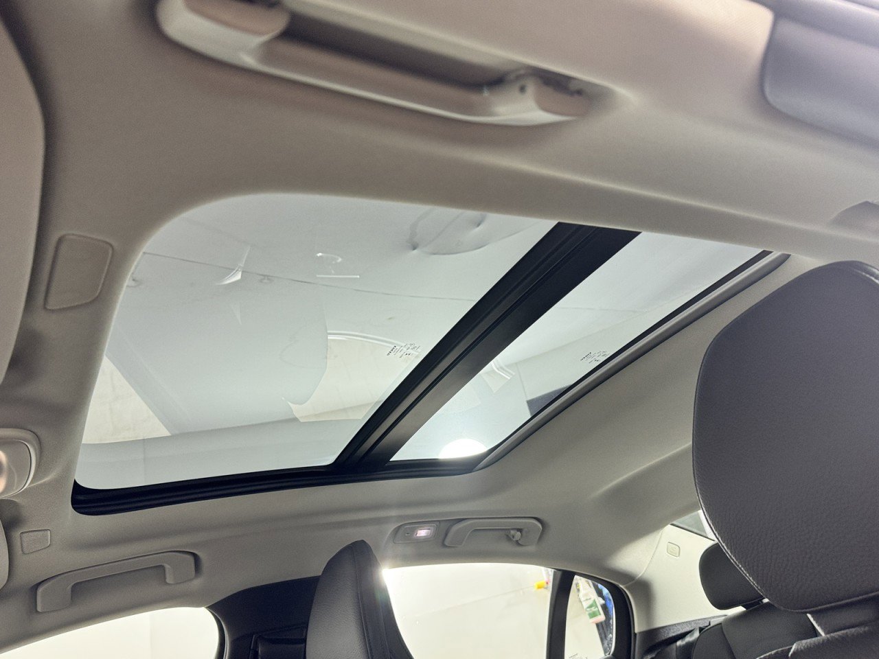 Used 2024 Volvo S60 B5 Plus image 18