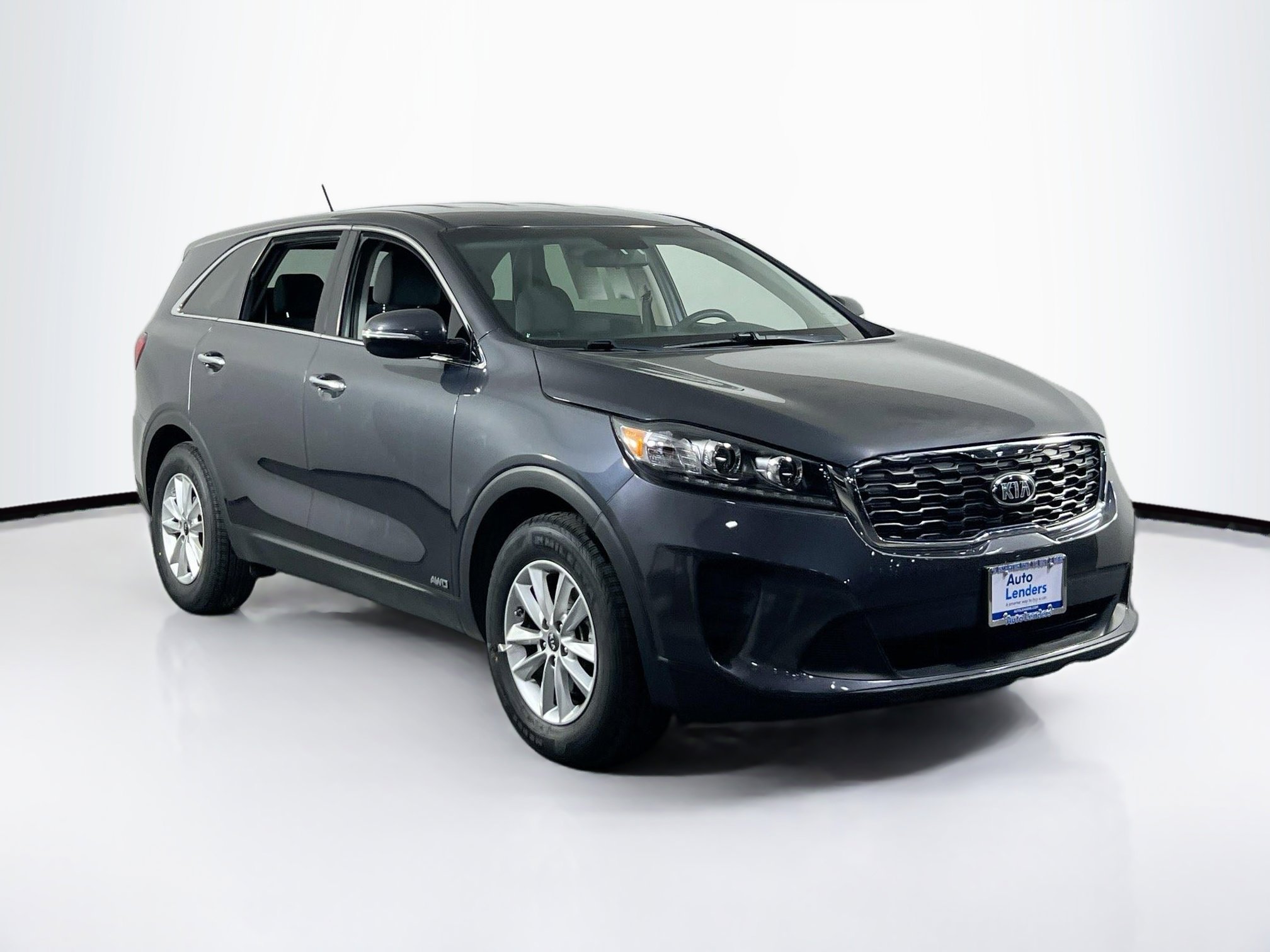 Used 2019 Kia Sorento LX image 3