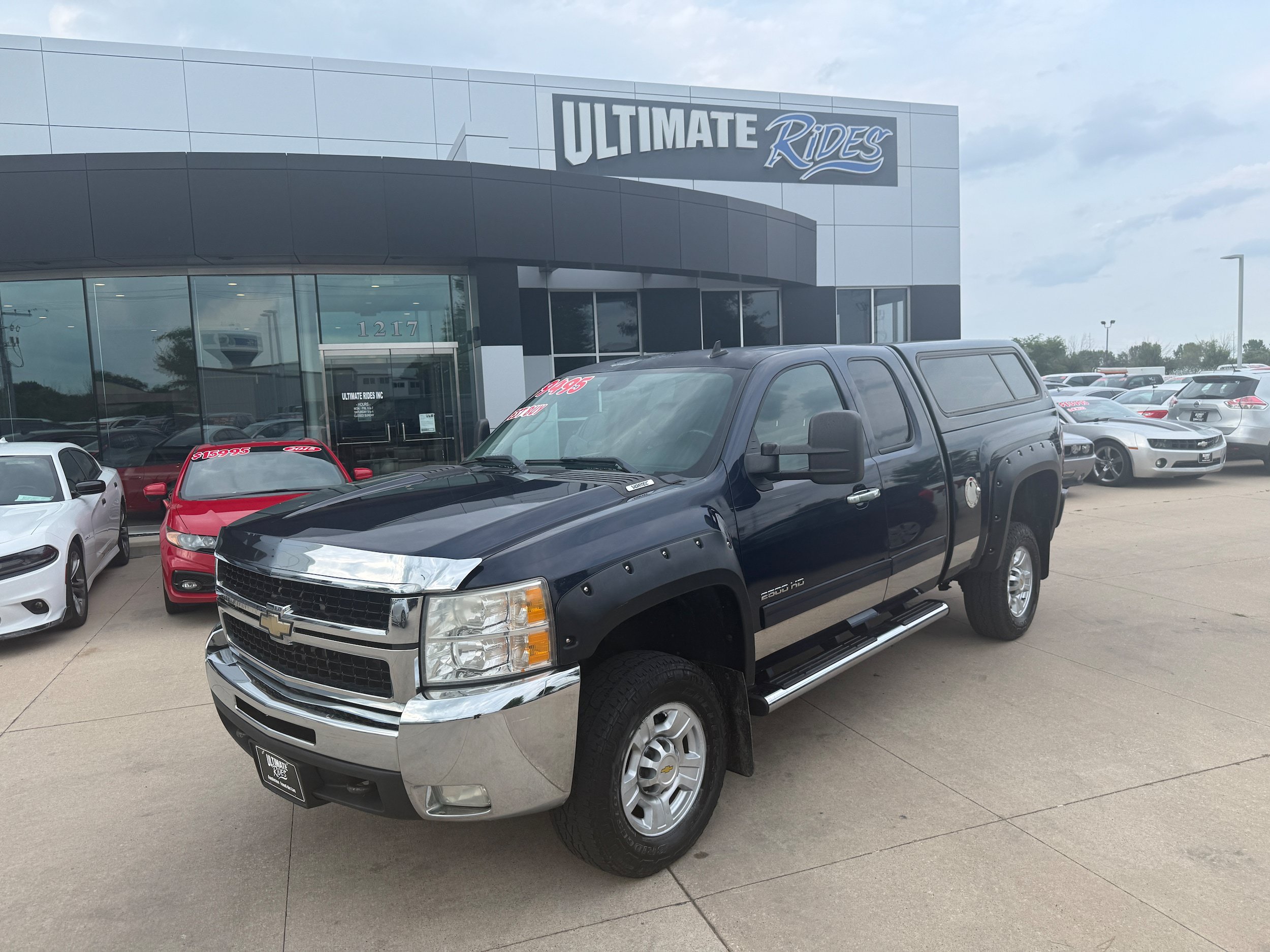 Used 2010 Chevrolet Silverado 2500 LTZ w/ LTZ Plus Package AWD/4WD image 1