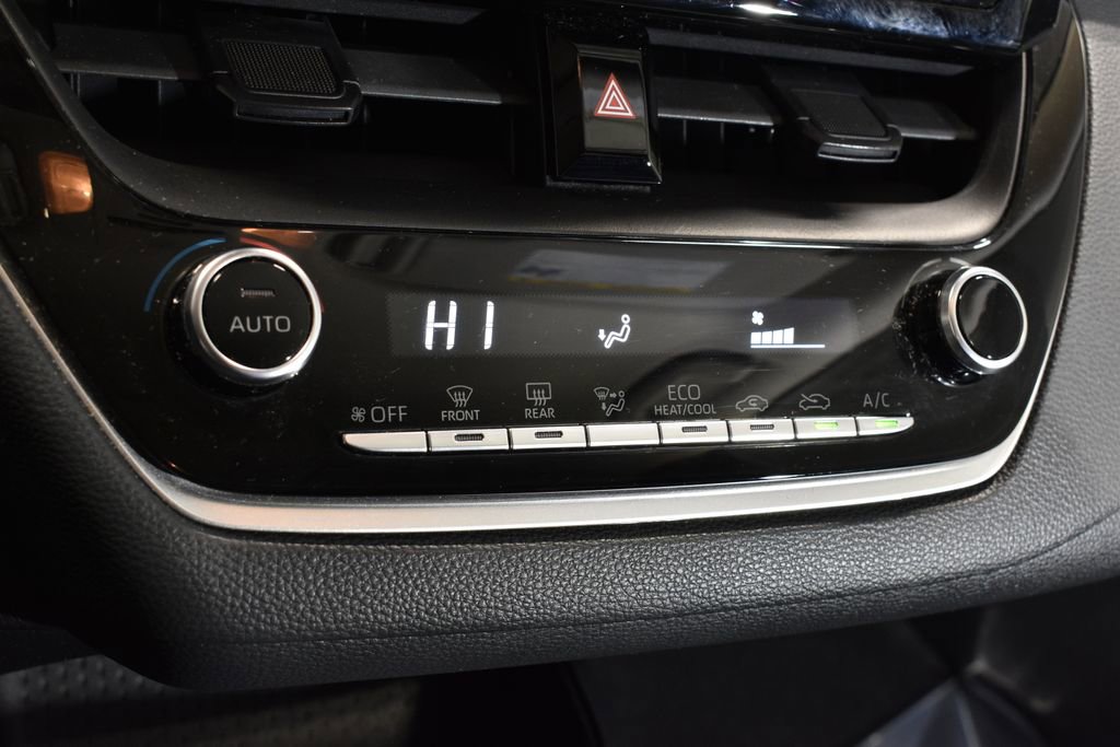 Used 2022 Toyota Corolla LE image 24