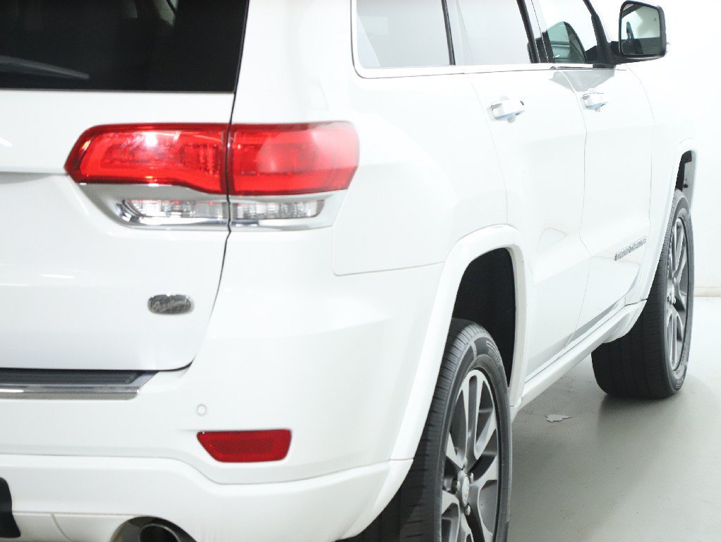 Used 2017 Jeep Grand Cherokee Overland AWD/4WD image 46