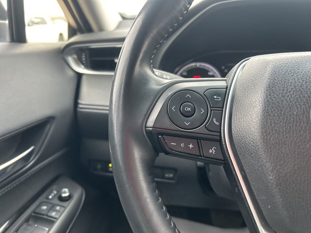Used 2024 Toyota Venza LE image 20