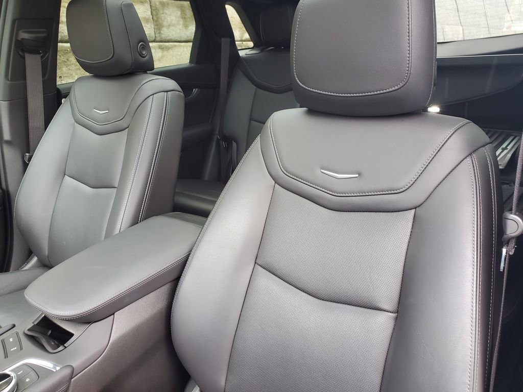 Used 2023 Cadillac XT5 Premium Luxury w/ LPO, Floor Liner Package image 37