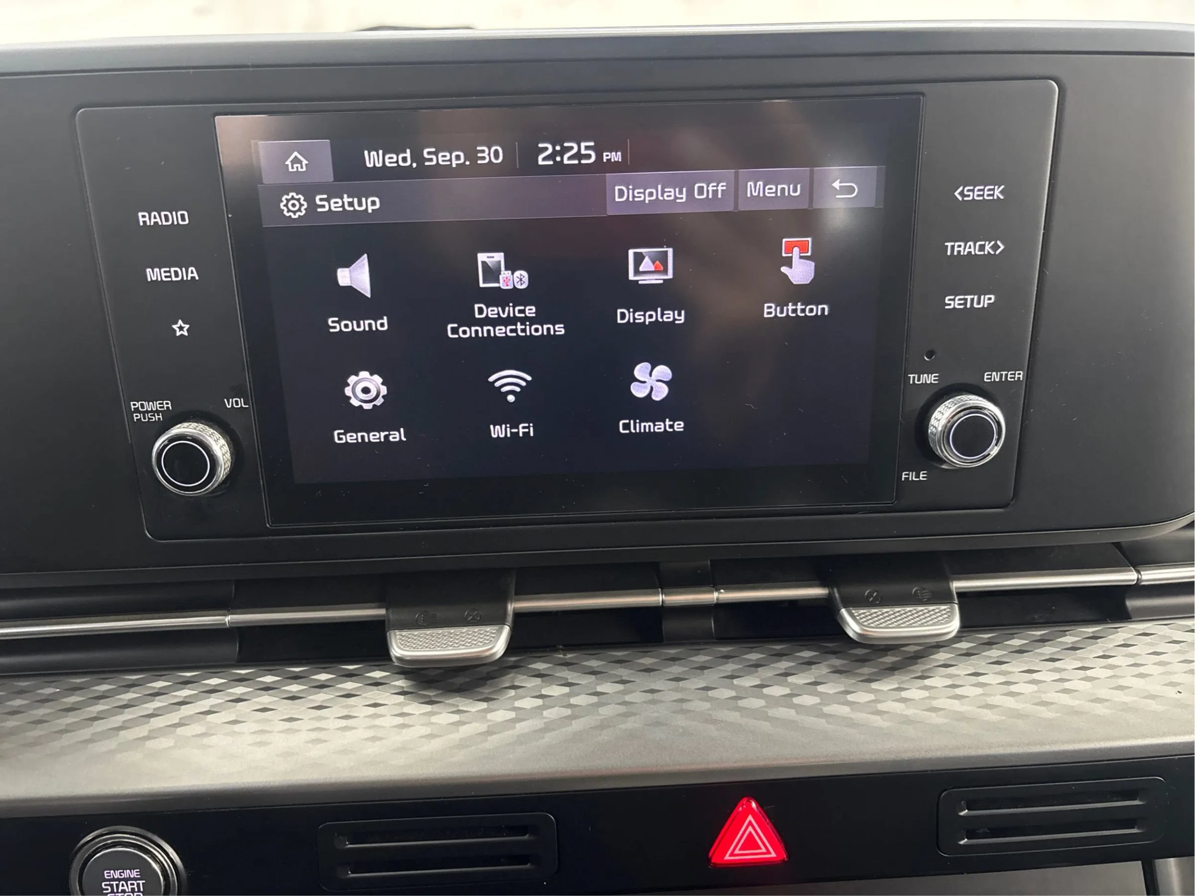 Used 2022 Kia Carnival LX FWD image 41