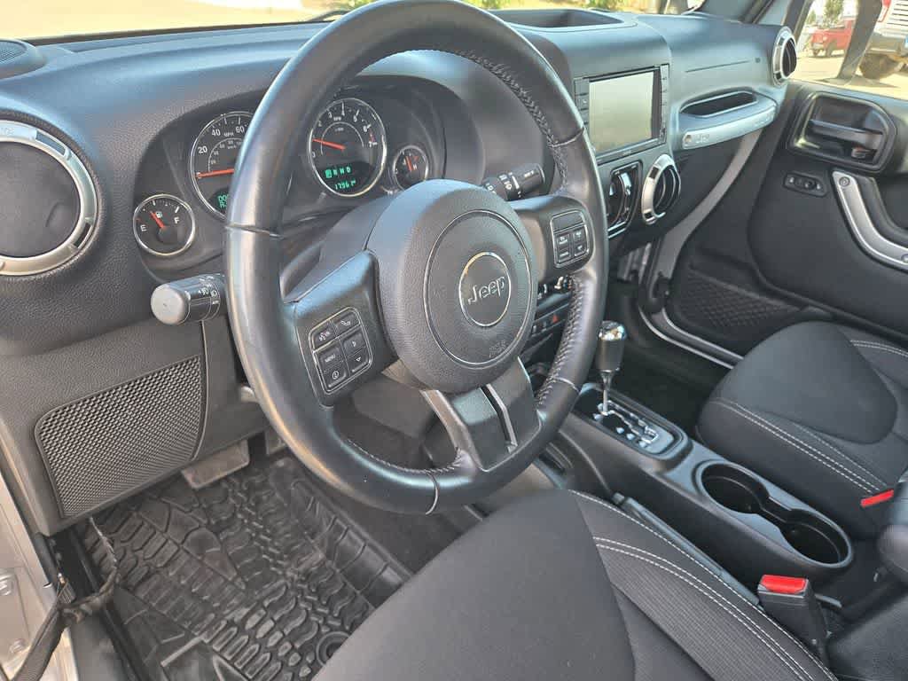 Used 2018 Jeep Wrangler Unlimited Sahara w/ Connectivity Group AWD/4WD image 10