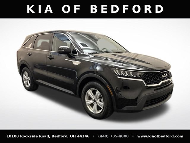 Certified 2023 Kia Sorento LX FWD image 3