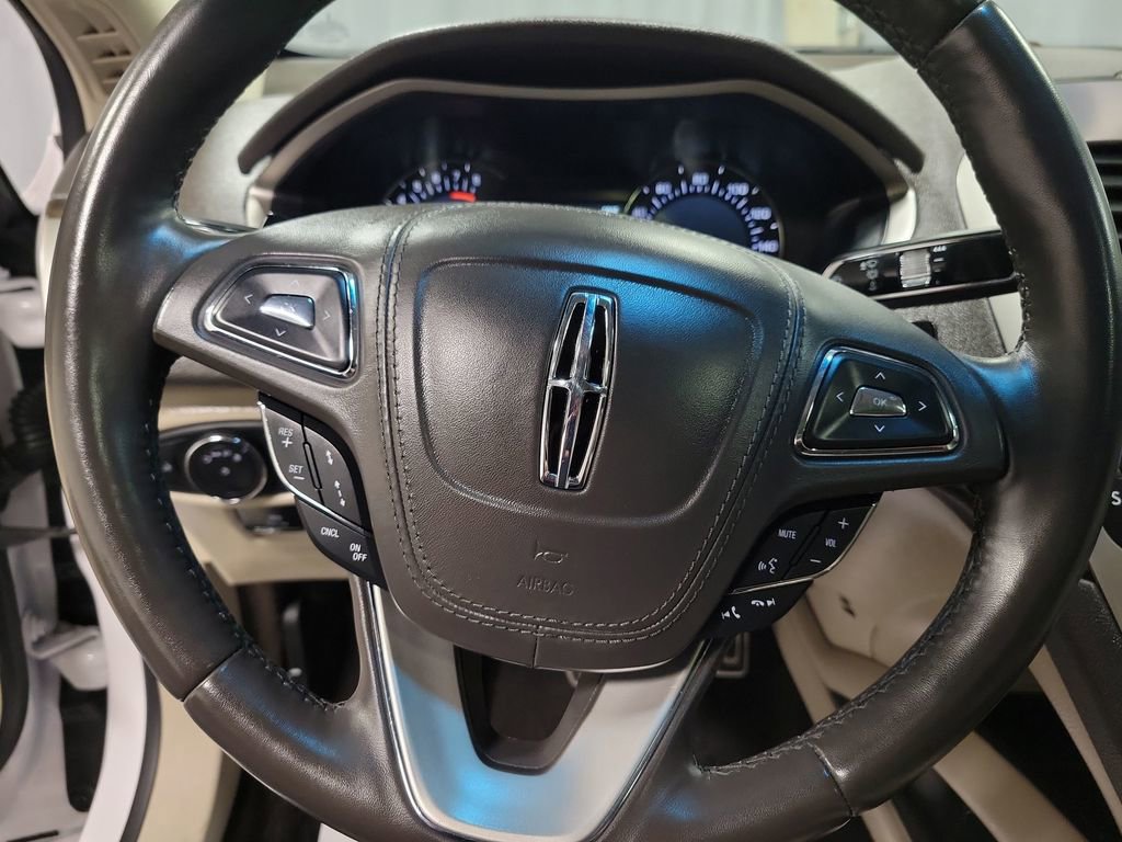 Used 2019 Lincoln MKZ Reserve w/ Reserve Plus Package image 17