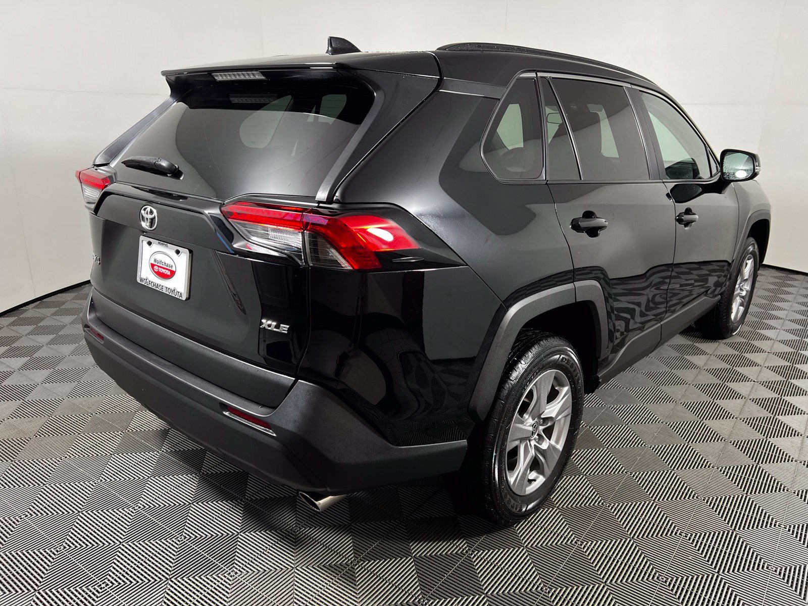 Certified 2025 Toyota RAV4 XLE FWD image 5