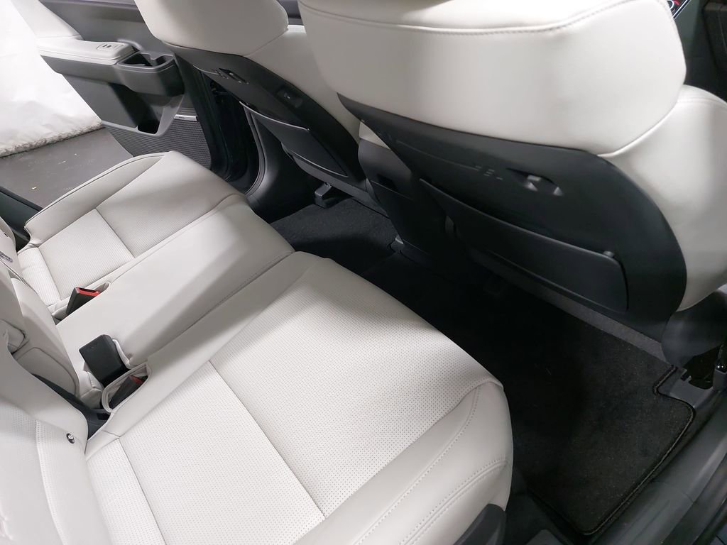 Used 2025 Hyundai Santa Fe Limited image 11