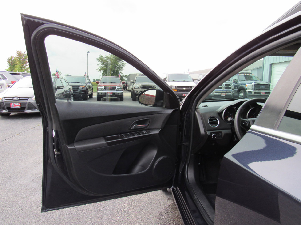 Used 2015 Chevrolet Cruze LT image 12