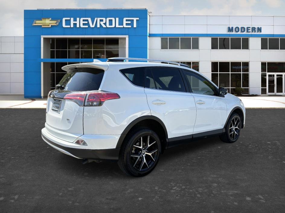 Used 2016 Toyota RAV4 SE FWD image 4