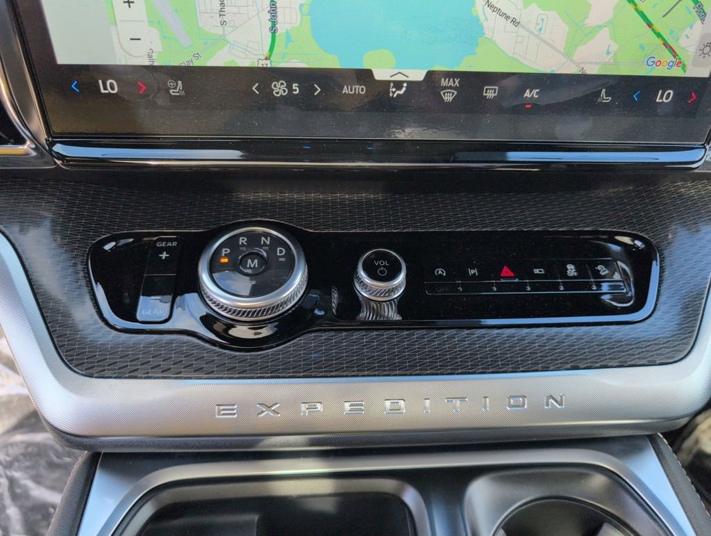 New 2026 Ford Expedition Platinum w/ Stealth Appearance Package image 25