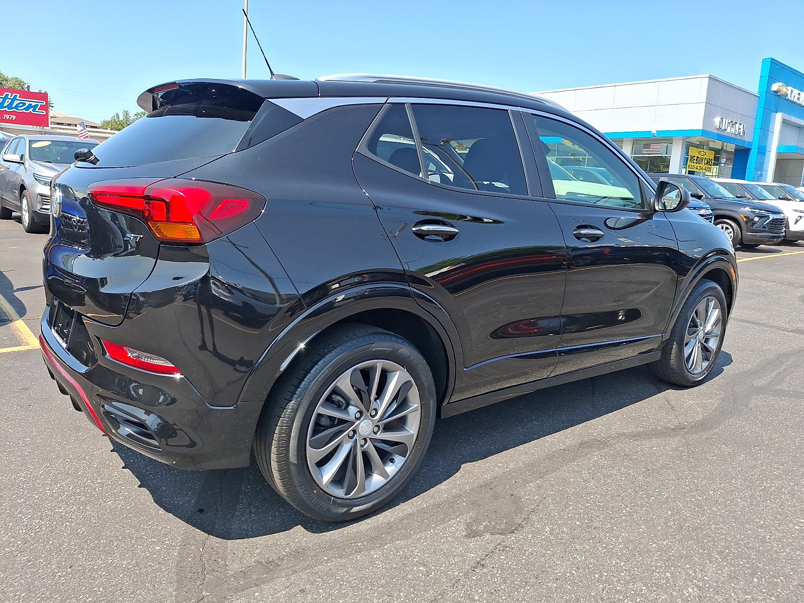 Used 2023 Buick Encore GX Select w/ Sport Touring Package FWD image 4