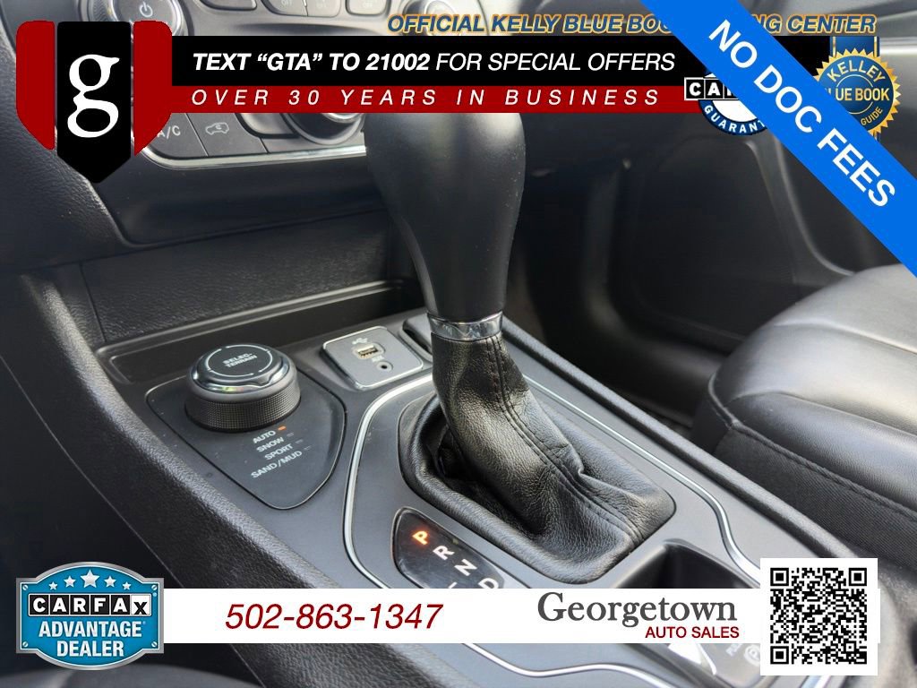 Used 2019 Jeep Cherokee Latitude Plus w/ Cold Weather Group AWD/4WD image 13