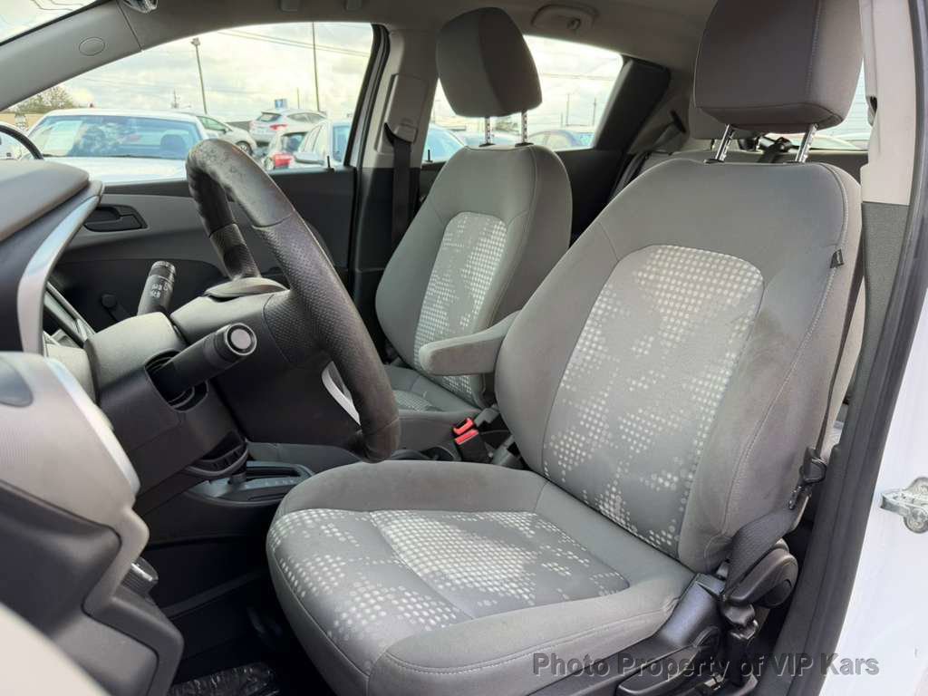 Used 2017 Chevrolet Sonic LT image 17