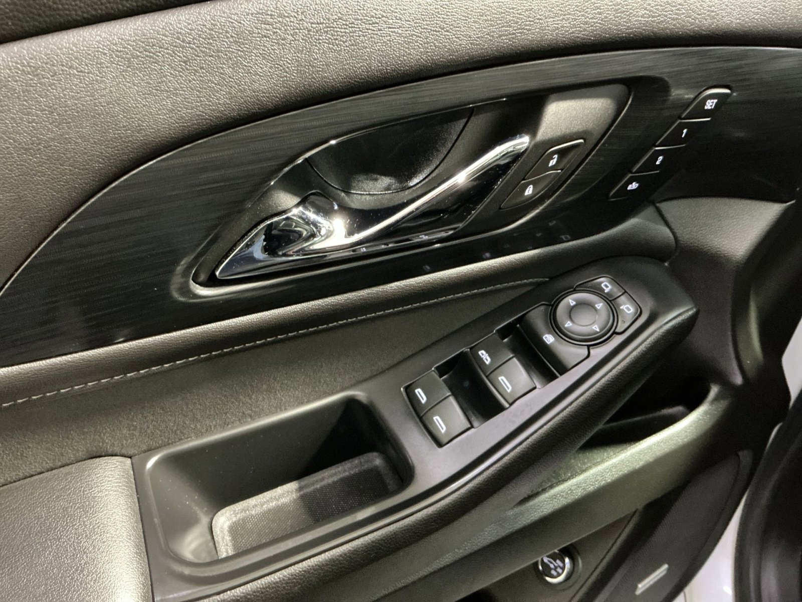 Used 2021 Chevrolet Traverse High Country w/ LPO, Cargo Package image 23