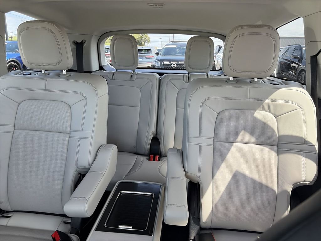 Used 2025 Lincoln Aviator Reserve w/ Equipment Group 201A image 23