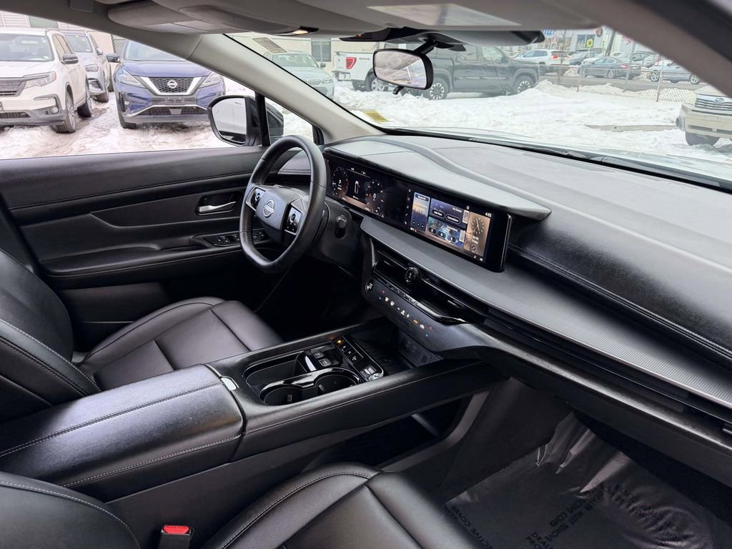 Used 2025 Nissan Murano SV image 13