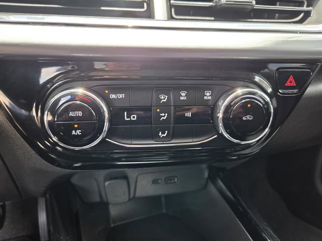 Used 2025 Chevrolet Trax LT FWD image 11