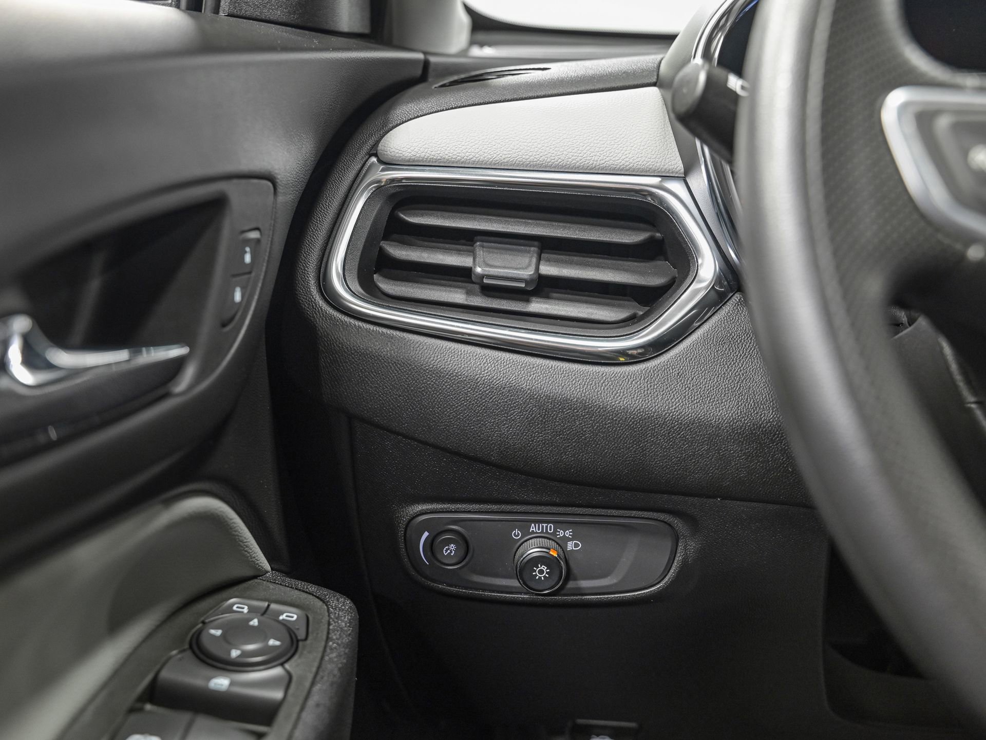 Used 2022 Chevrolet Equinox LS w/ LS Convenience Package image 20