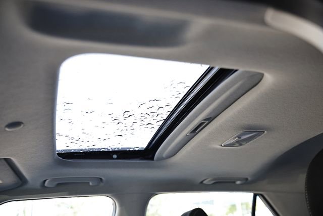 Used 2025 Hyundai Venue SEL FWD image 17