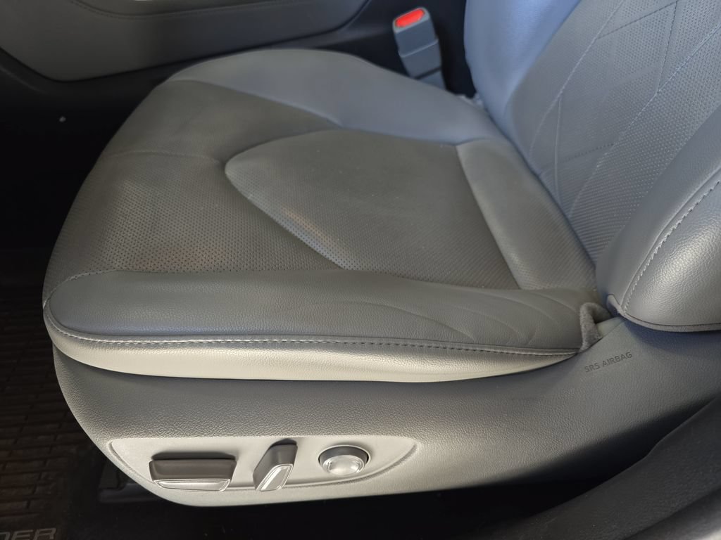 Used 2020 Toyota Highlander Platinum AWD/4WD image 31
