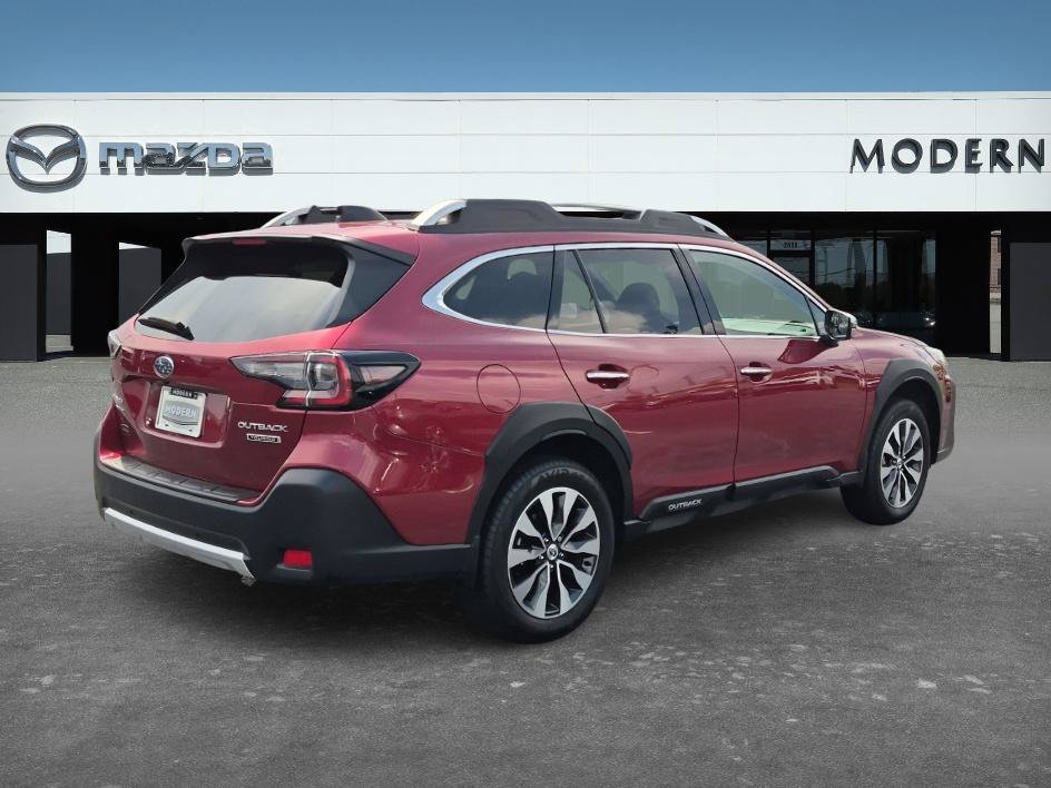 Used 2025 Subaru Outback Touring AWD/4WD image 5