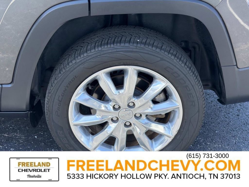 Used 2016 Jeep Cherokee Limited w/ Luxury Group FWD image 11