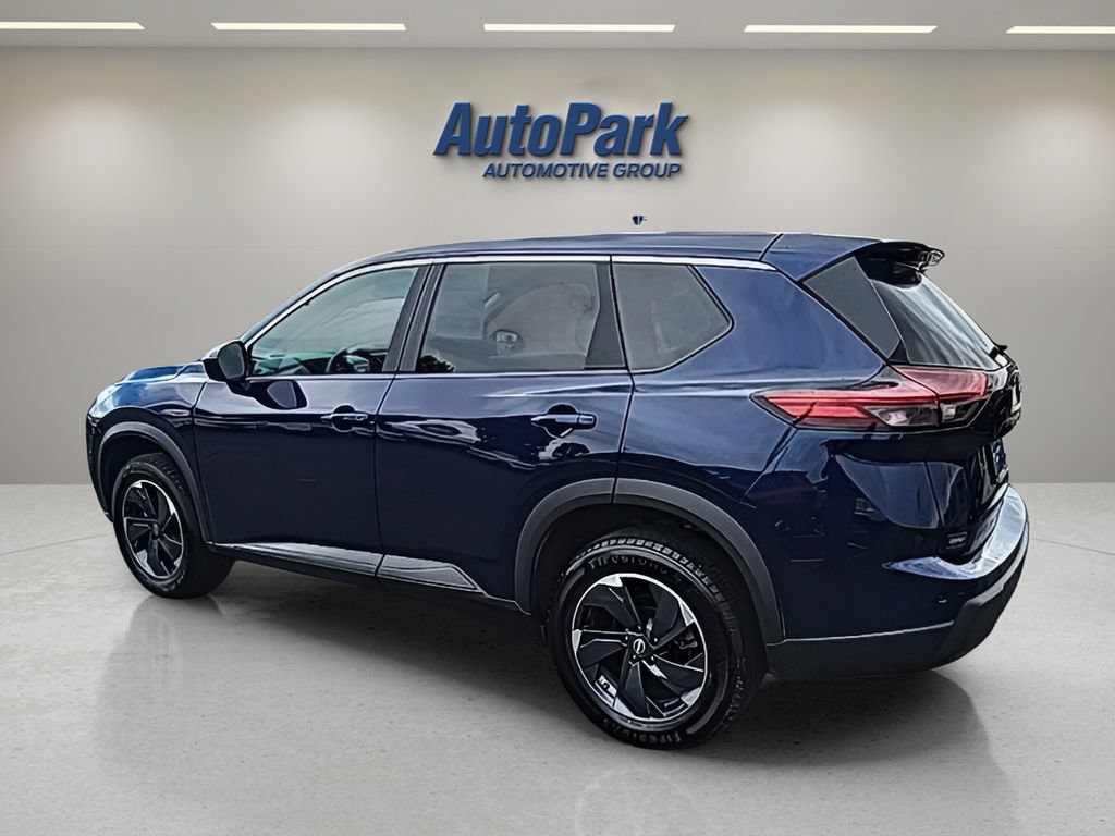 Used 2024 Nissan Rogue SV AWD/4WD image 6