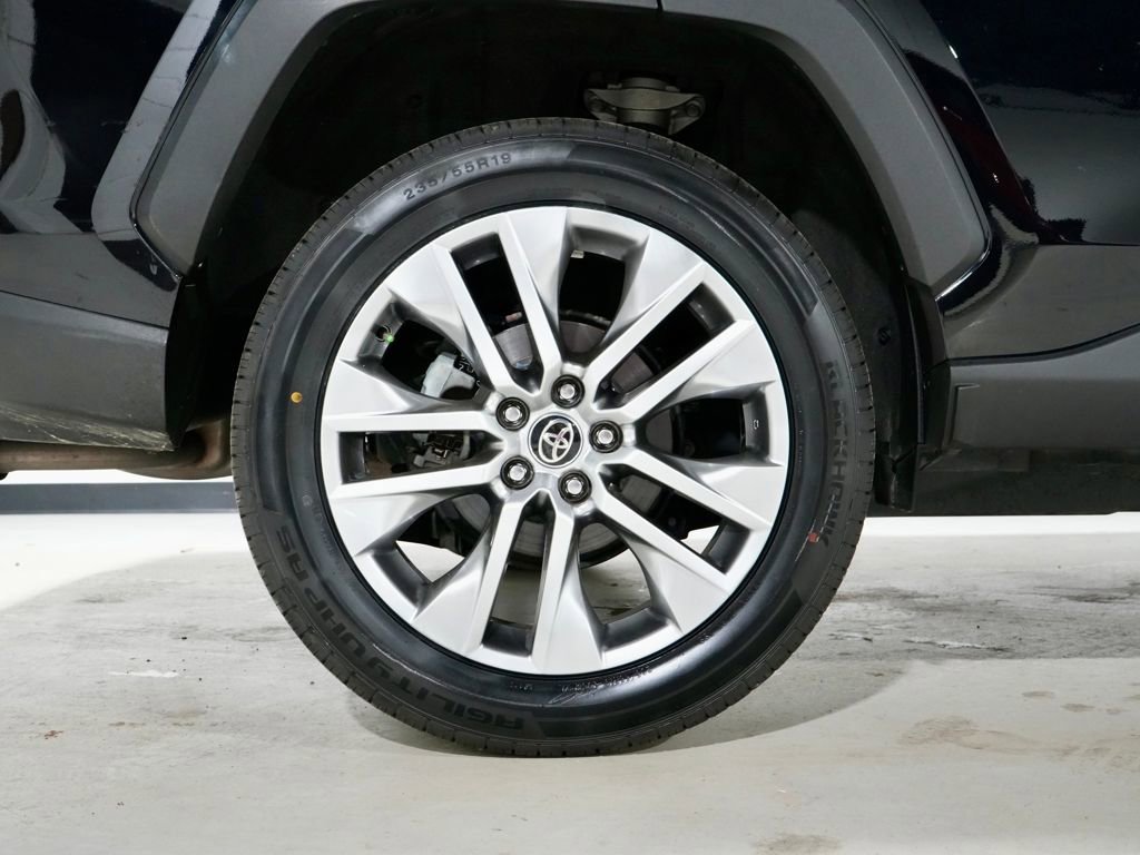 Used 2022 Toyota RAV4 XLE Premium image 33