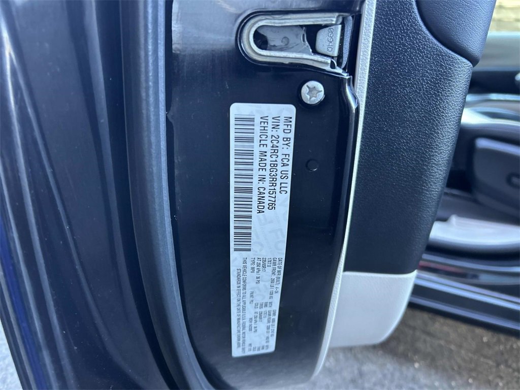 Used 2024 Chrysler Pacifica Touring-L image 33