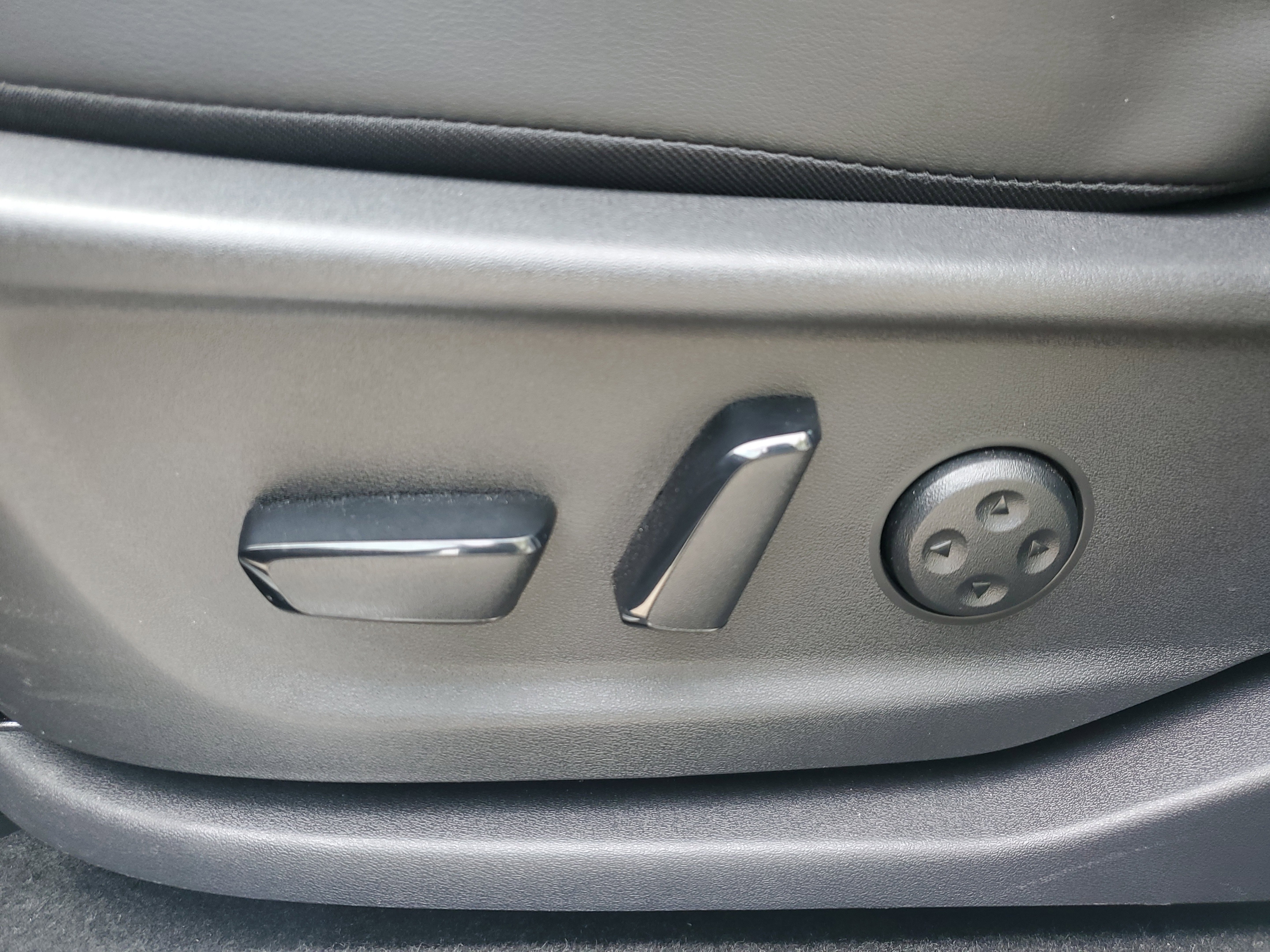 Certified 2023 Nissan Ariya AWD image 11