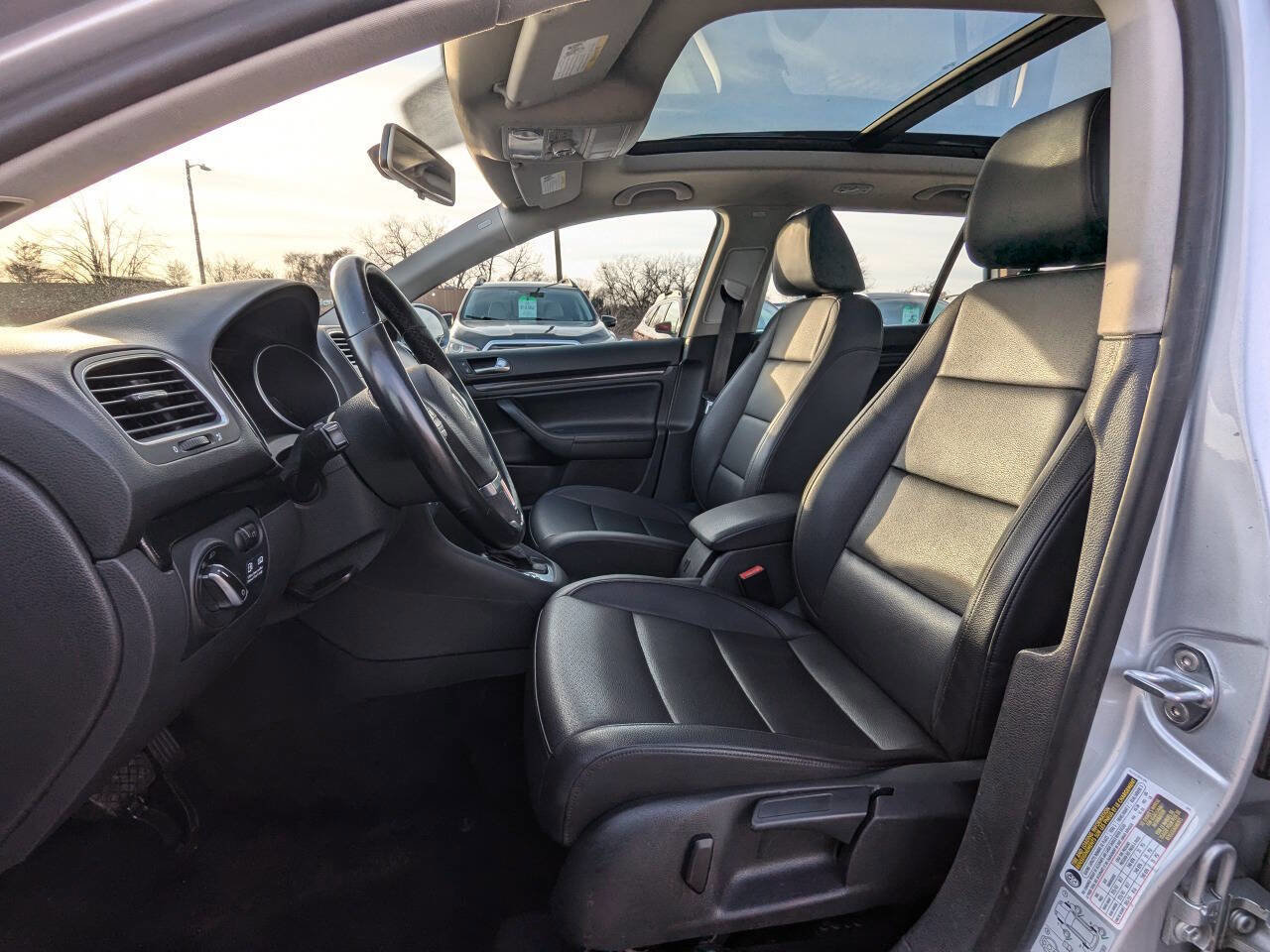 Used 2012 Volkswagen Jetta TDI image 12