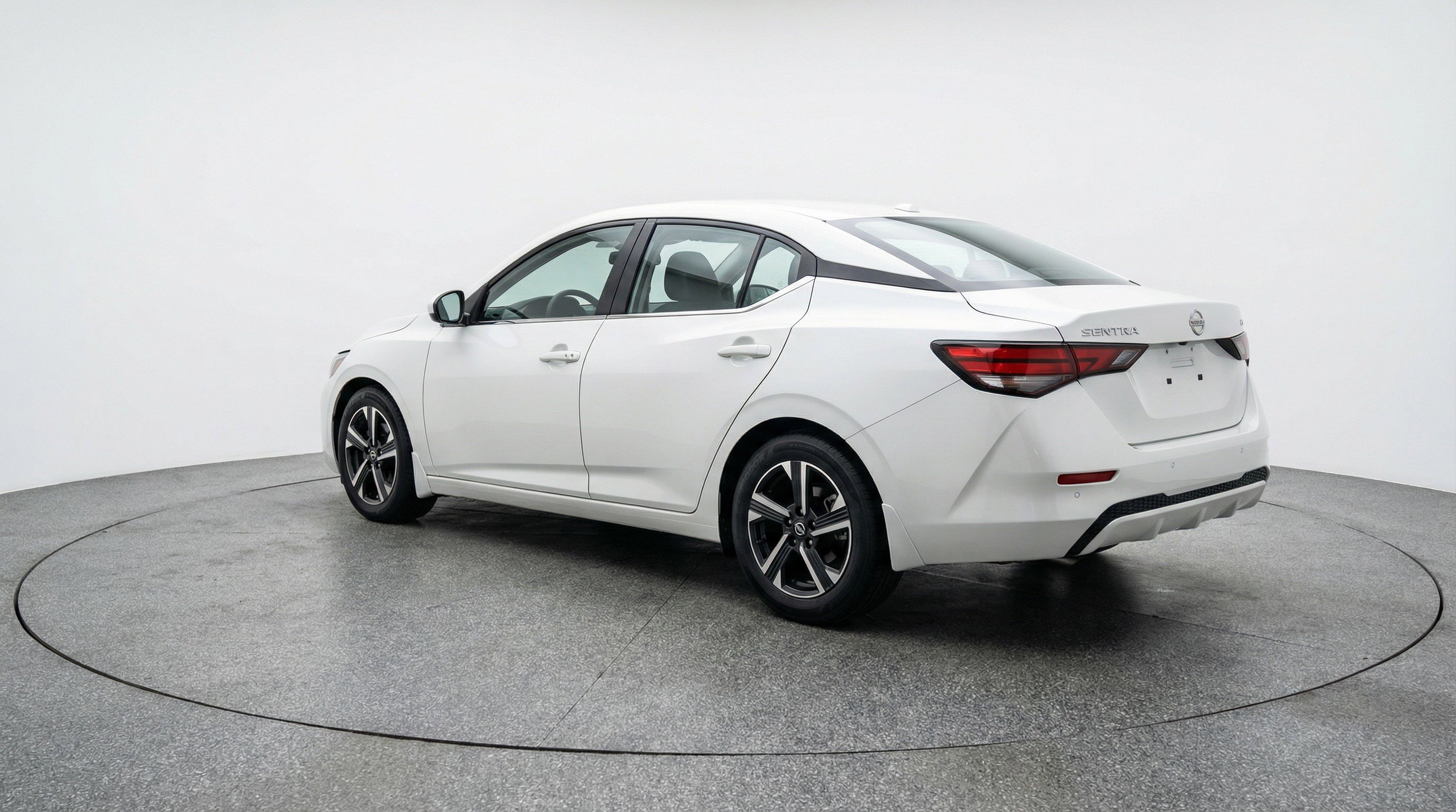 Used 2025 Nissan Sentra SV FWD image 6