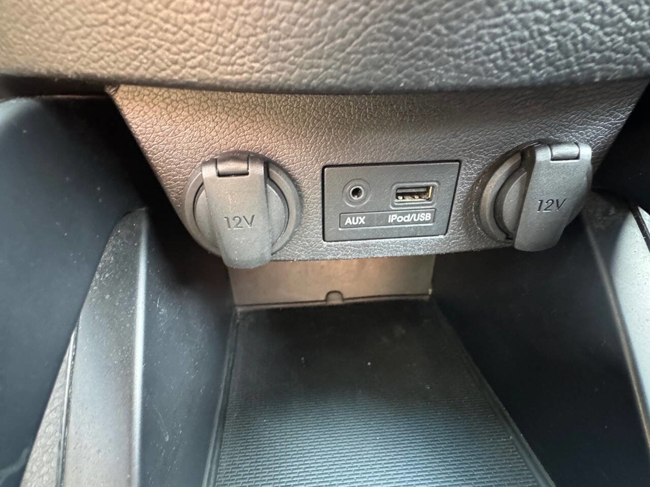 Used 2015 Hyundai Veloster image 12