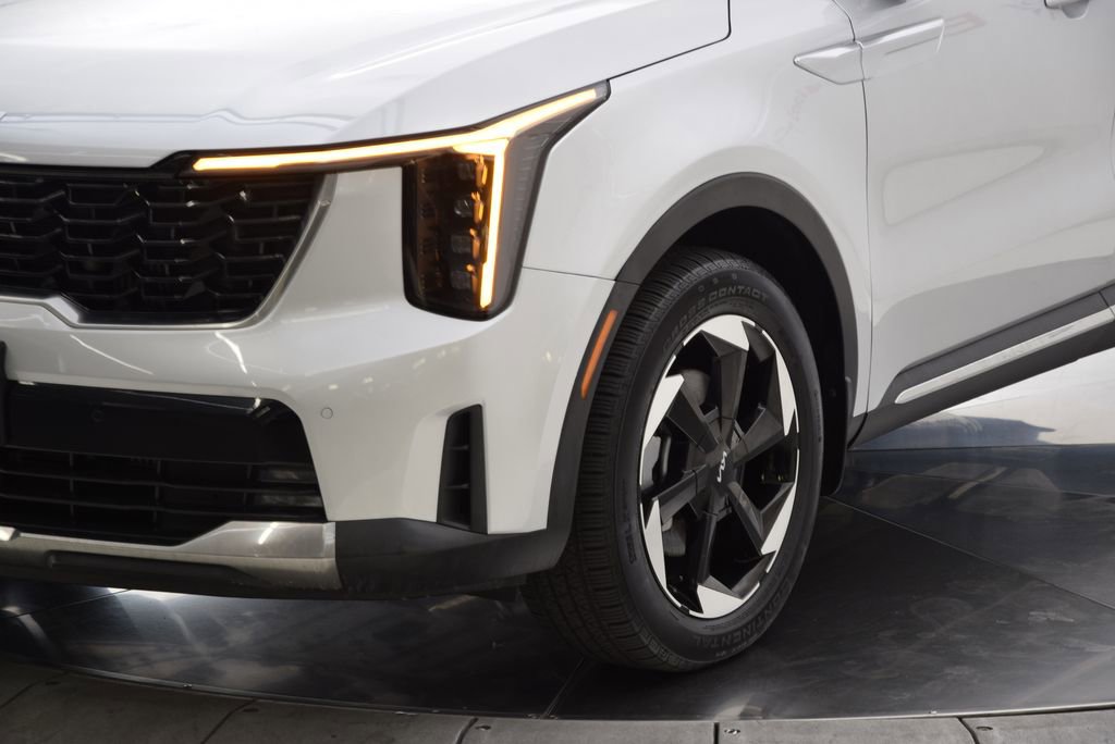 Used 2025 Kia Sorento EX image 10