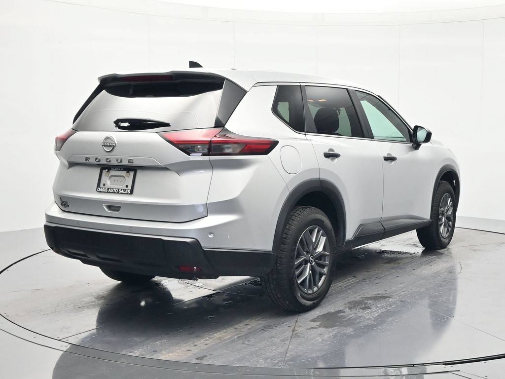Used 2024 Nissan Rogue S FWD image 5