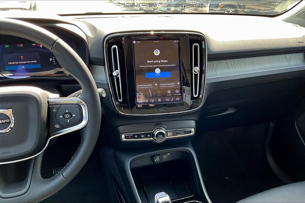 New 2026 Volvo XC40 B5 Ultra w/ Protection Package Premier image 18