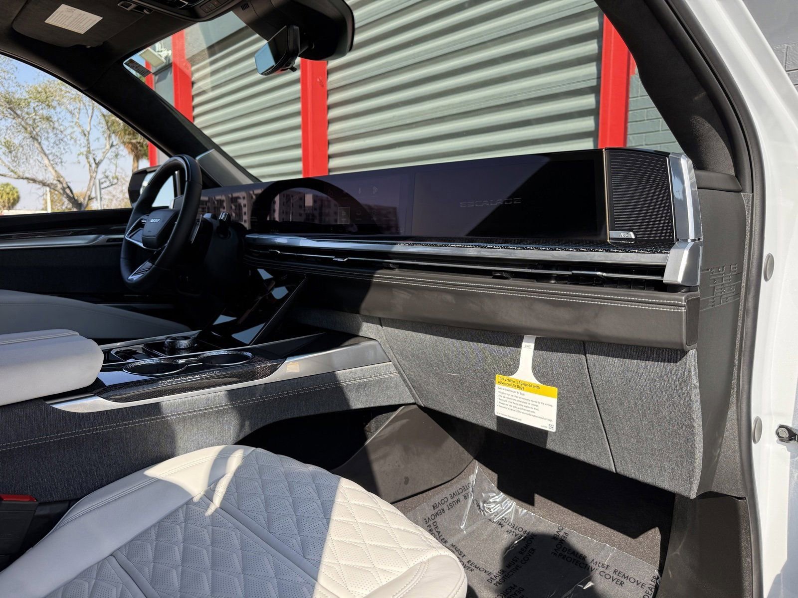 Used 2026 Cadillac Escalade V w/ LPO, ONYX Package image 23