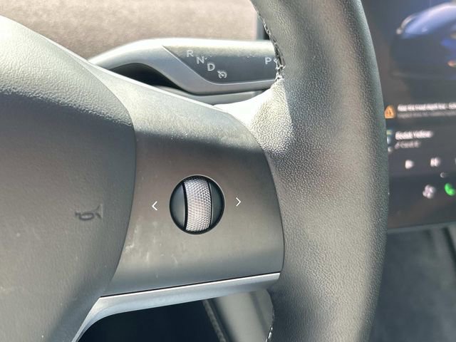 Used 2023 Tesla Model Y Long Range image 34