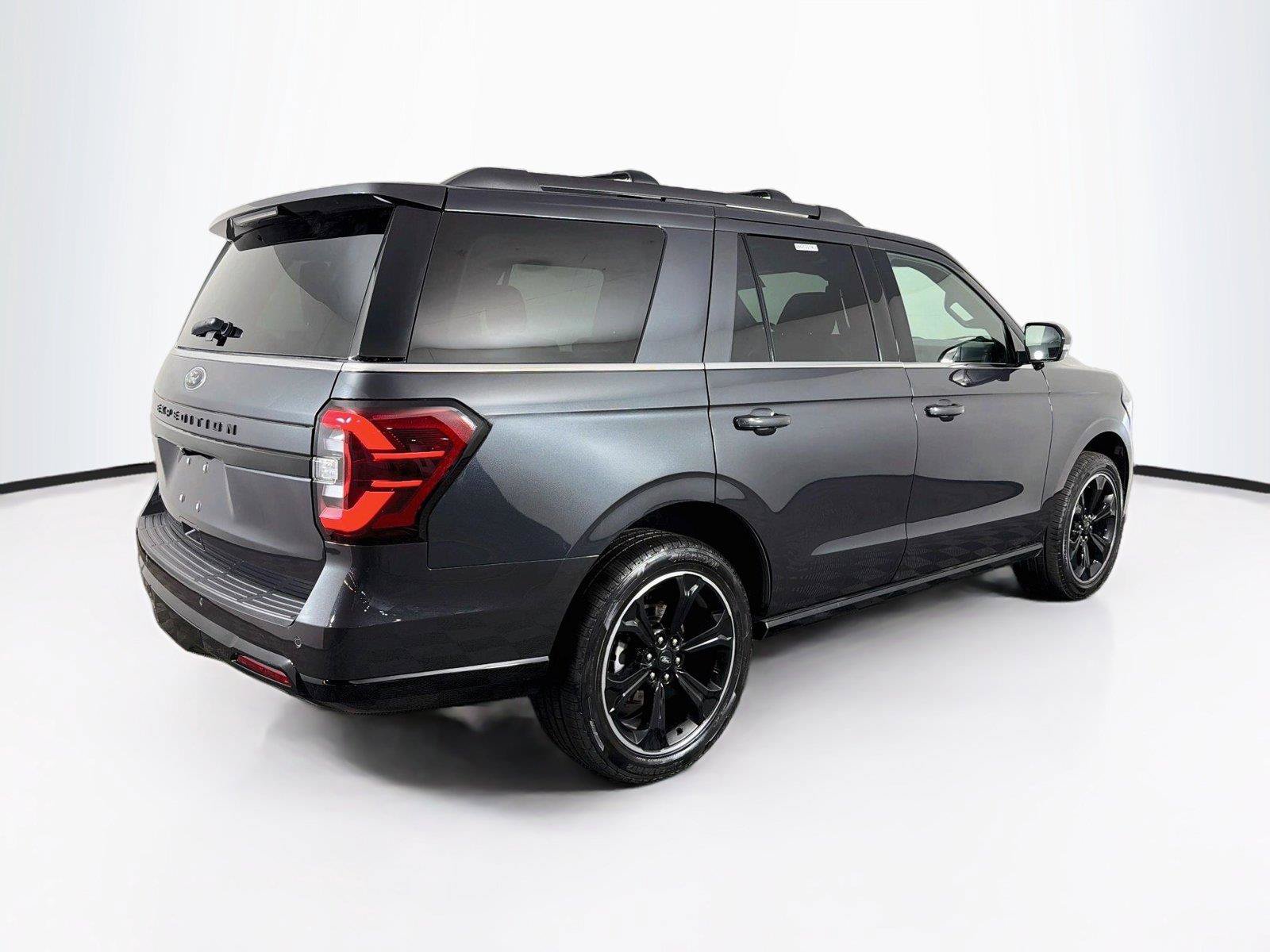 Used 2024 Ford Expedition Limited AWD/4WD image 11