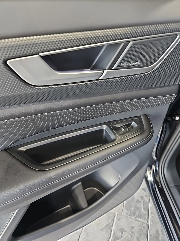 New 2026 Volkswagen Atlas Cross Sport SEL Premium R-Line image 22