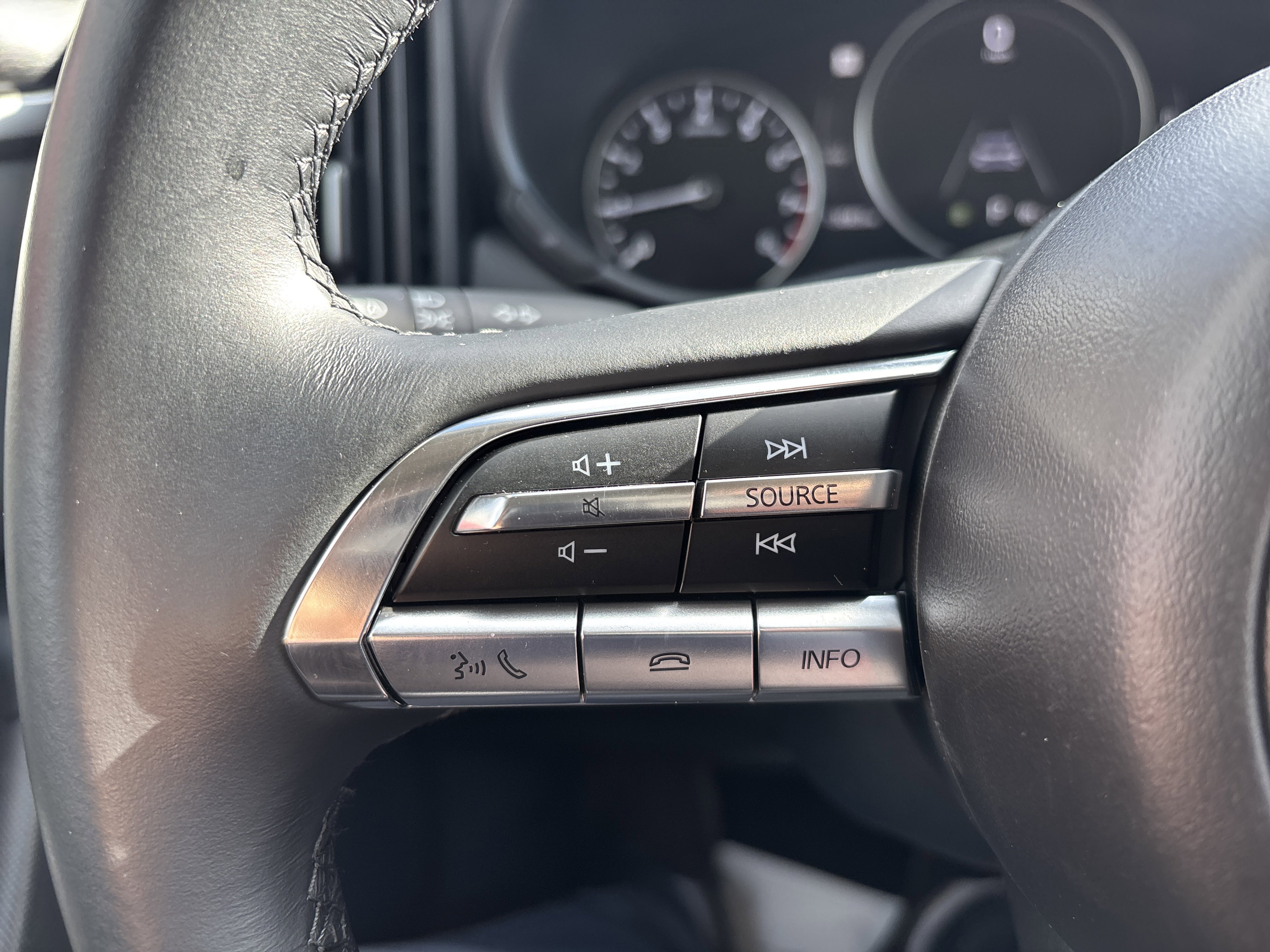 Used 2025 MAZDA CX-50 AWD 2.5 S w/ Premium Package image 19